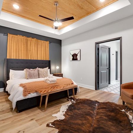 New Take On Midtown Modern Villa Tallahassee Luaran gambar